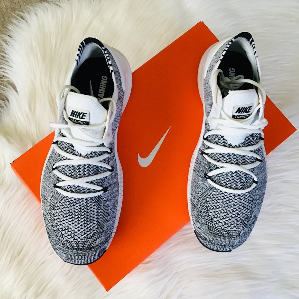 NIKE Free TR Flyknit Trainers - Picture 6 of 8